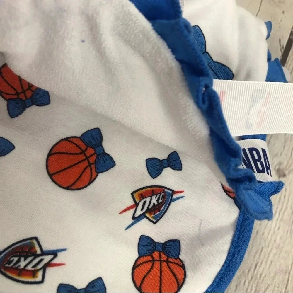 NBA Oklahoma City thunder baby bibs bows and basketball